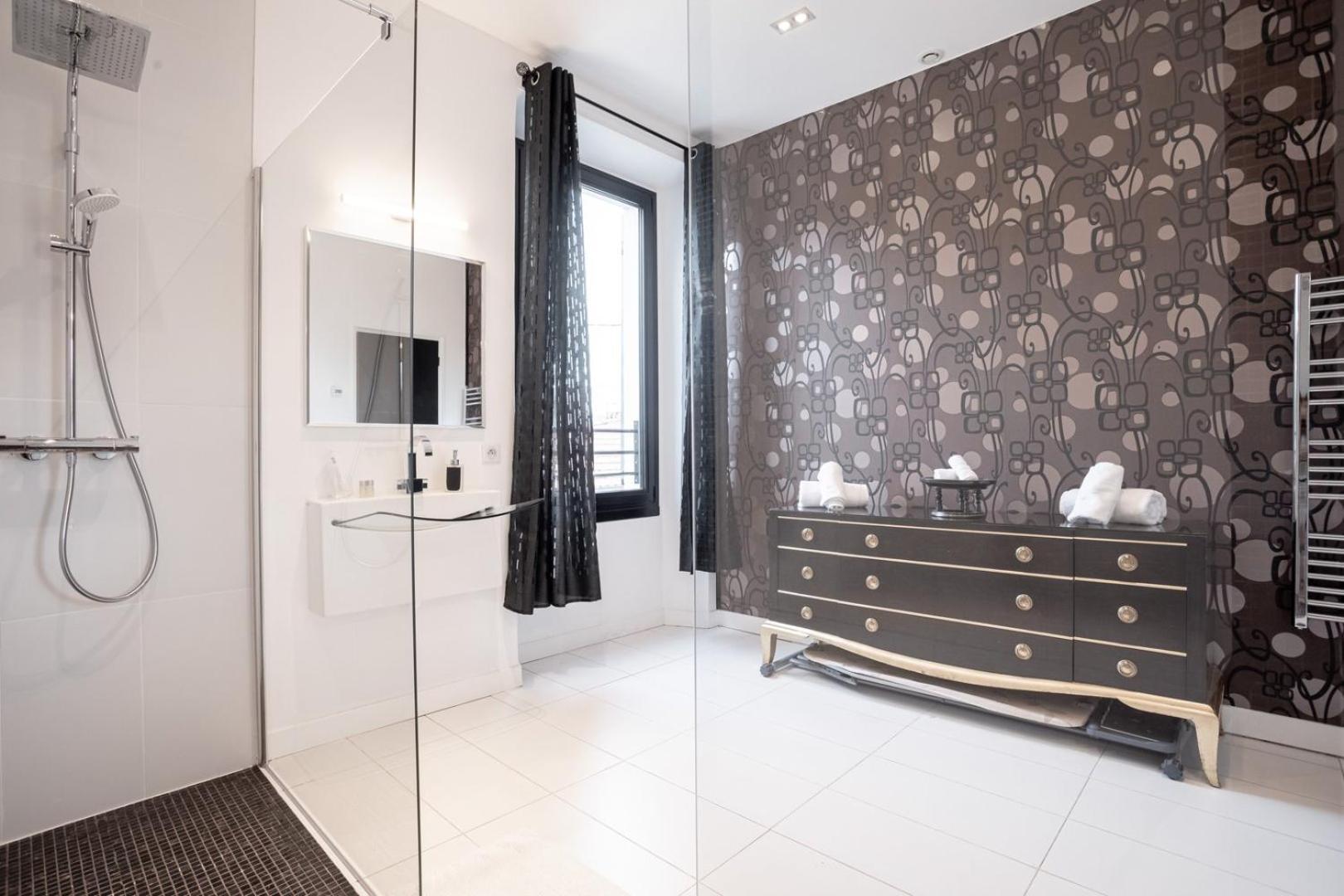 L'empereur Somptueux Duplex Au Style Raffine, Petit Juas, Proche Du Centre