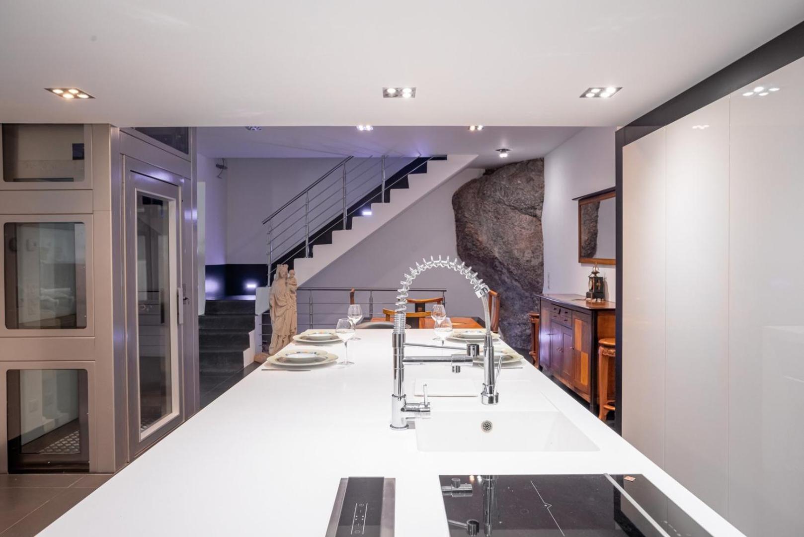 L'empereur Somptueux Duplex Au Style Raffine, Petit Juas, Proche Du Centre