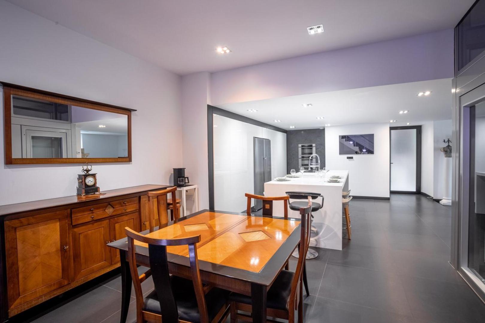 Apartment L'empereur Somptueux Duplex Au Style Raffine, Petit Juas, Proche Du Centre